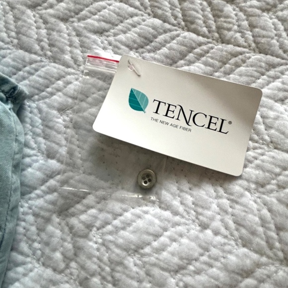 NWT Lakefield&Co Tencel Vintage Denim Look Shorts Romper Size Medium - Picture 9 of 14